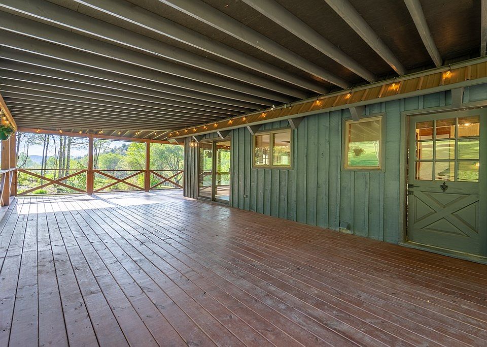 11th image of 3956 Franks Creek Rd