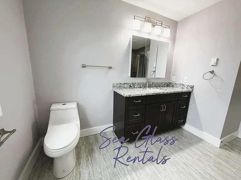 Beacon Dr — Photo 33