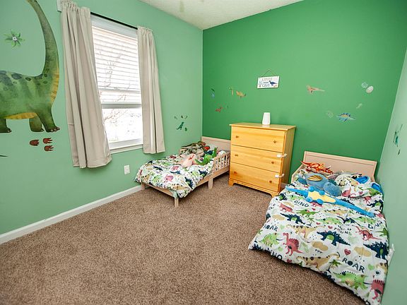 4th image of 229 Ranier Dr