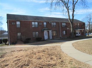 58 Mencel Cir UNIT C, Bridgeport, CT 06610
