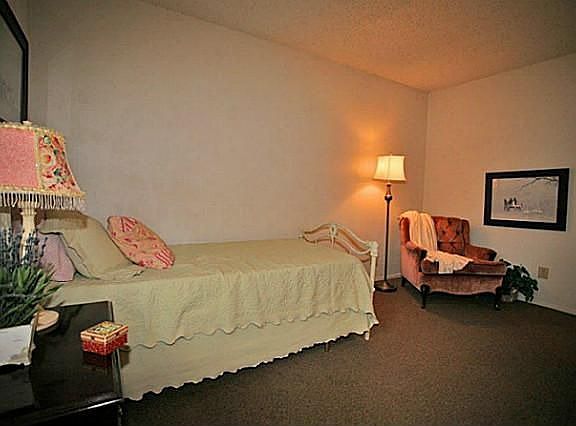 4th image of 1425 Dogwood Trl