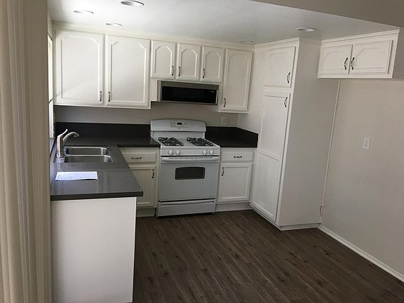 3rd image of 2731 W Orion Ave APT 2
