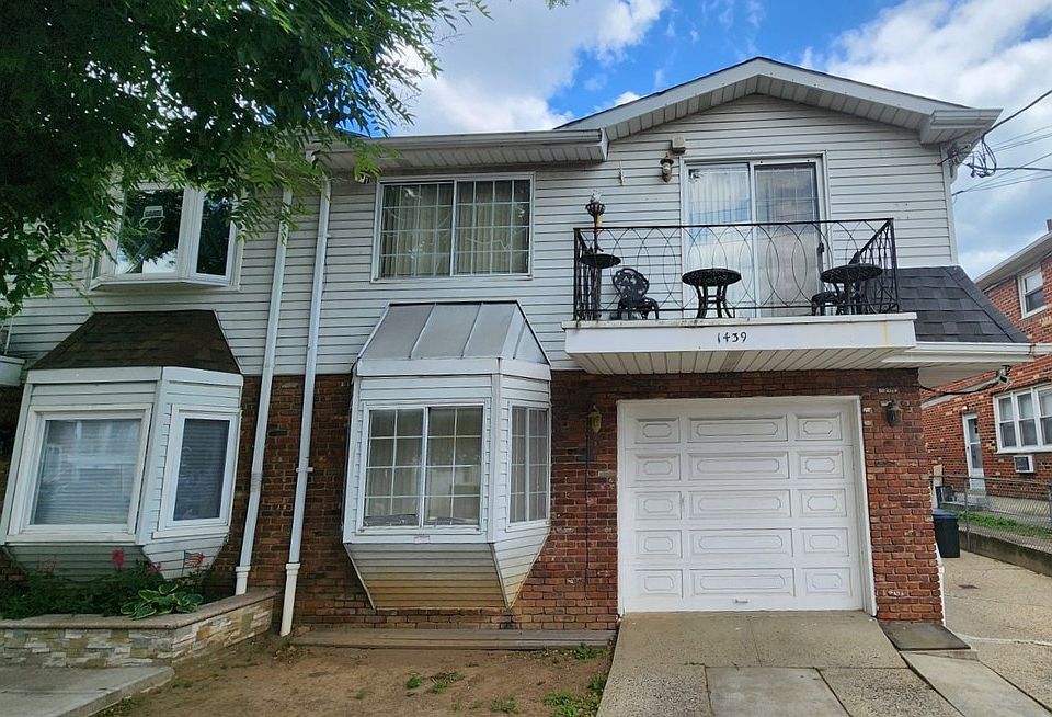 1st image of 1439 E 70th St