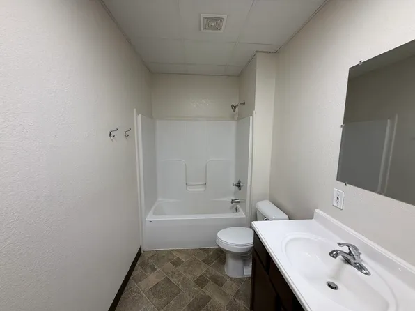 413 Devonia St #402, Harriman, TN 37748