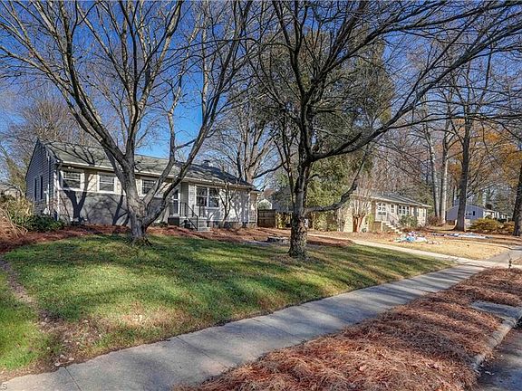 4th image of 3802 Manor Dr
