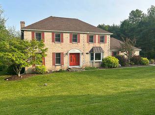 2438 Saucon Cir, Emmaus, PA 18049