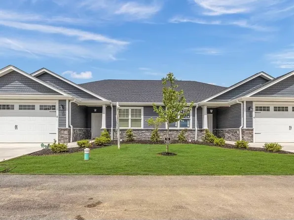 4 Barrington Ct, Monaca, PA 15061