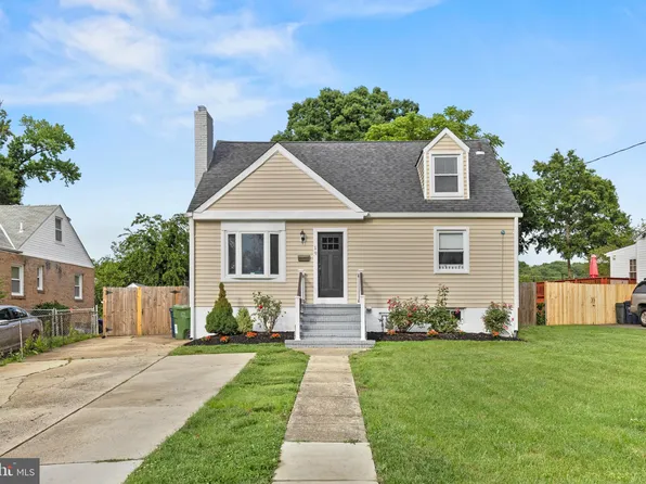 19 N Huron Dr, Oxon Hill, MD 20745