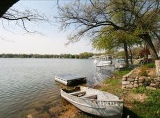 168 W Crooked Lake Dr, Kalamazoo, MI