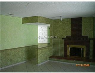 2nd image of 2337 Citroen St