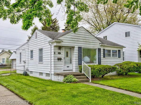 405 Charlevoix St, Clawson, MI 48017