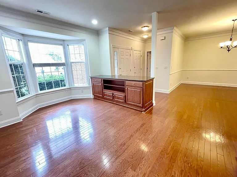 9519 Dellbrook Ct — Photo 5