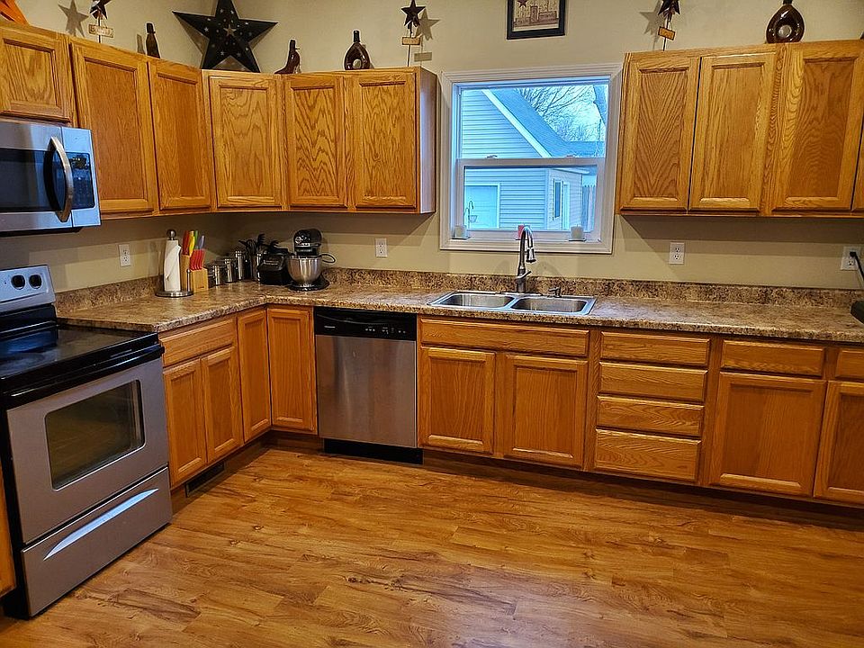 2nd image of 405 E Pleasant St