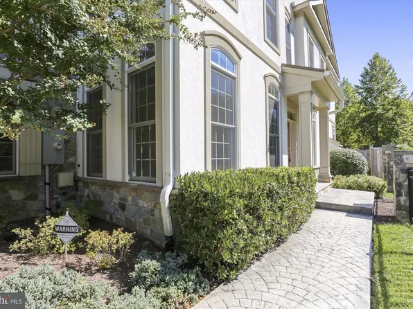 8205 River Quarry Pl, Bethesda, MD 20817
