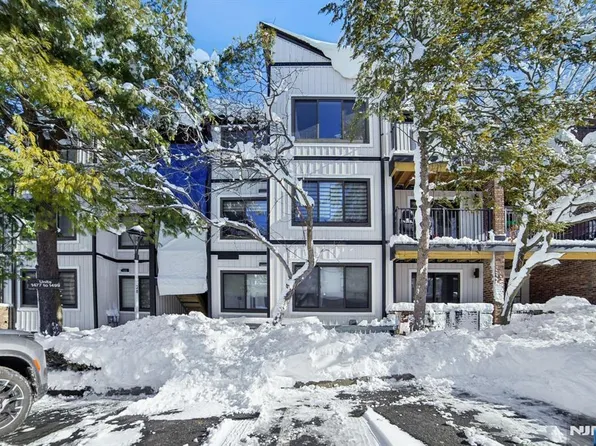 1491 John St #10, Fort Lee, NJ 07024