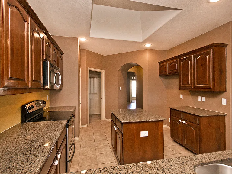 3205 Buckthorn Ln — Photo 4