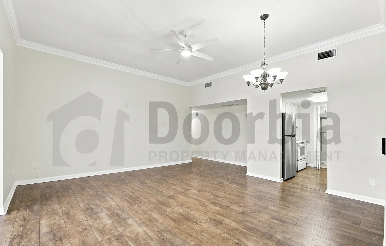 Beautiful 2 Bedroom, 2 Bathroom Condo in the Heart of Avondale — Photo 1