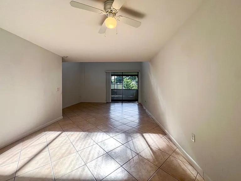 605 SW 75th St #210 — Photo 6
