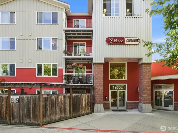 19500 Ballinger Wy NE #204, Shoreline, WA 98155