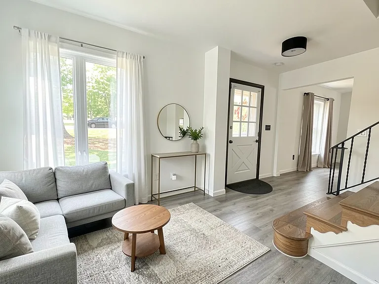 8401 Rhode Island Ave — Photo 2