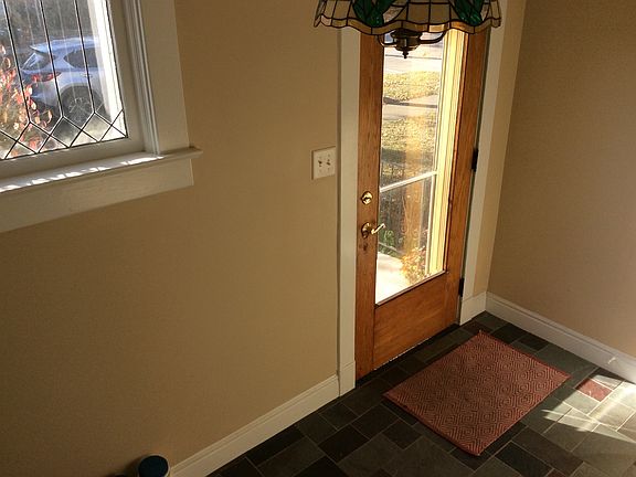 5th image of 504 E North St