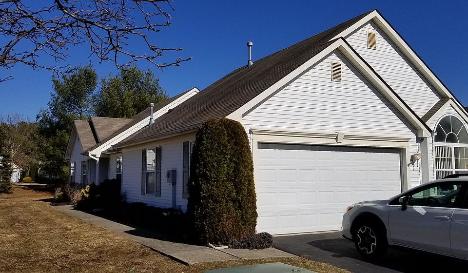 1st image of 5 Schoolhouse Ln