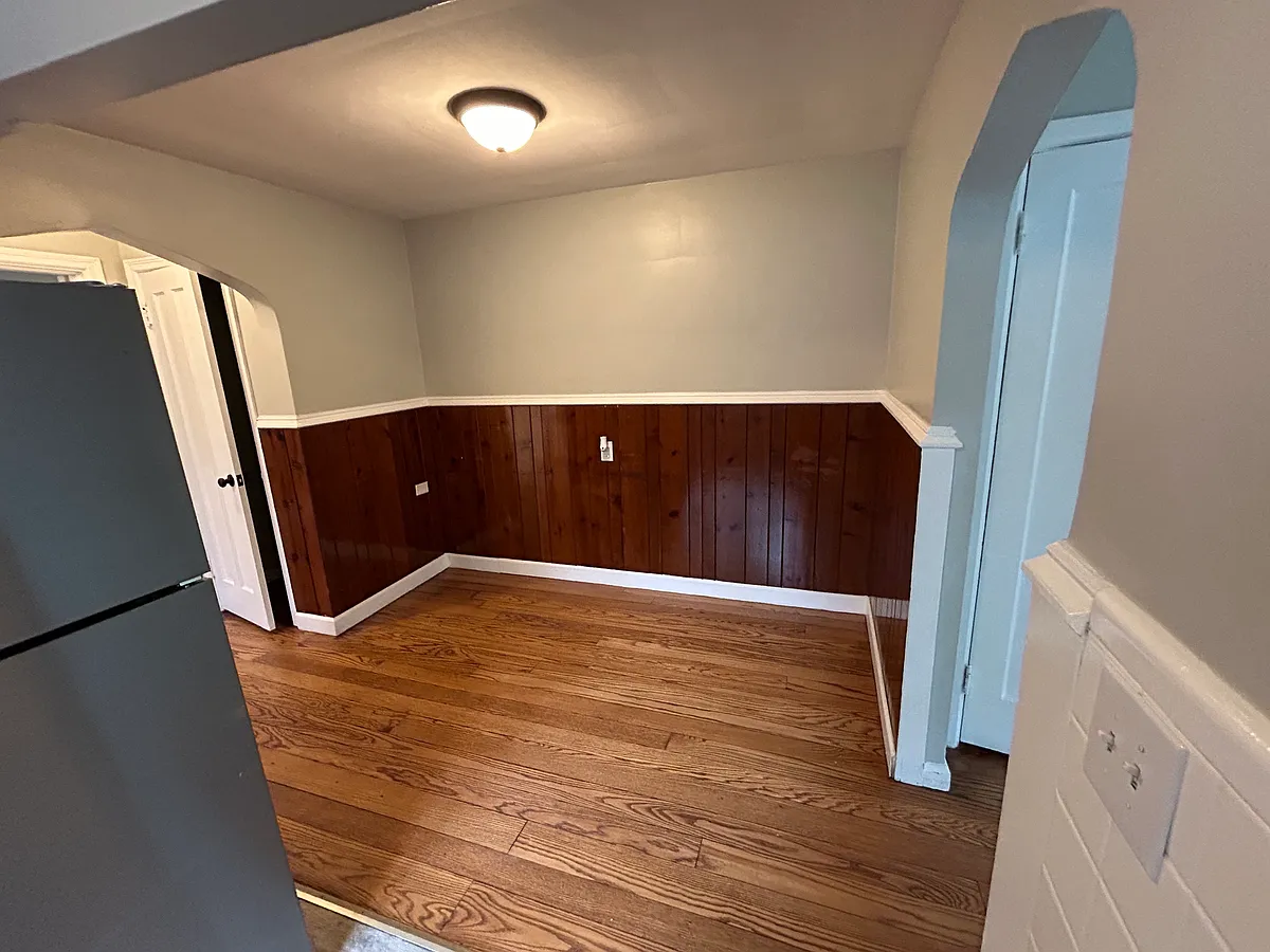Building Photo - 1219 Franklin Ave #1