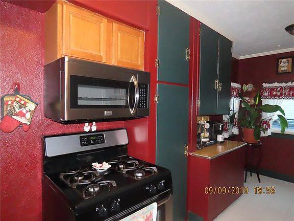 4th image of 223 West Ave