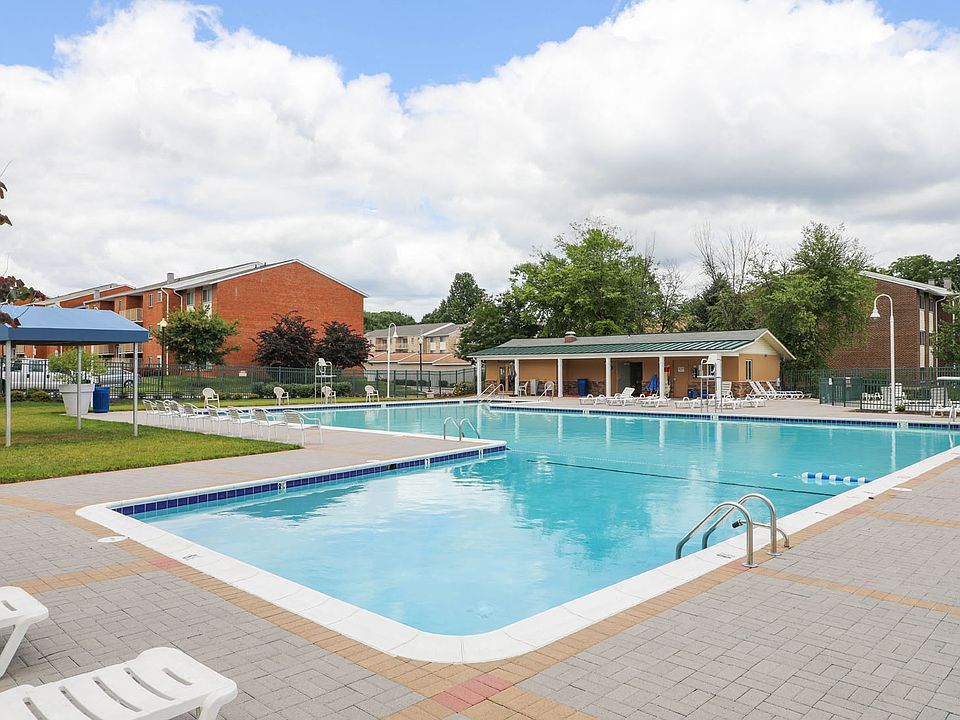 St. Charles at Olde Court Apartments 7900 Brookford Cir Pikesville MD