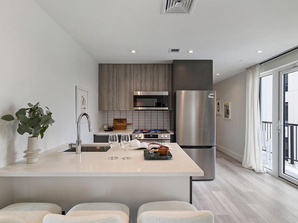 1st image of 2605 Snyder Ave #4