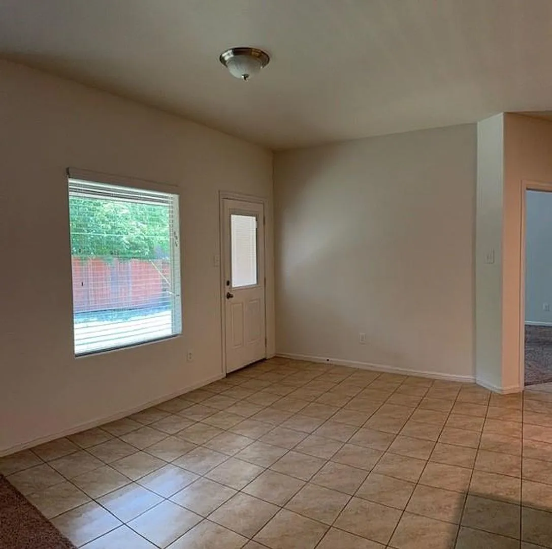 Enjoy the comfort and privacy of this well-maintained 4-bedroom, 2-bath home situated at the end ... — Photo 4