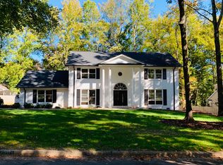 2904 Round Hill Rd, Greensboro, NC 27408