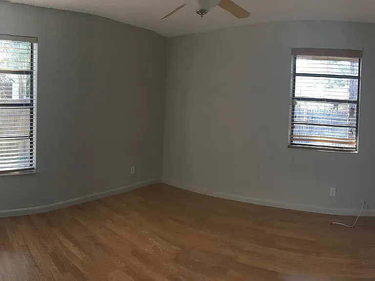 7723 Hilltop Dr — Photo 6