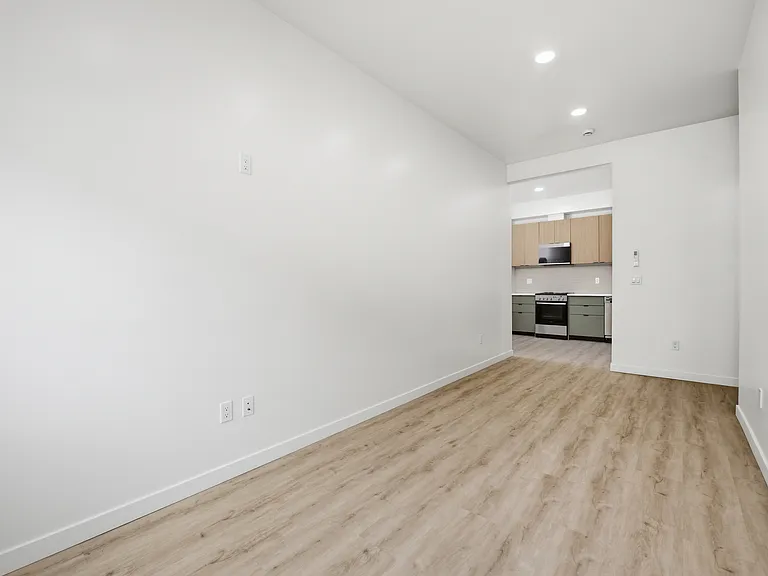 4553 North Ave #2 — Photo 4