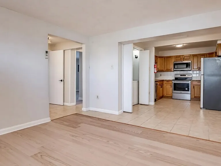 1005-1015 N Lincoln St — Photo 1