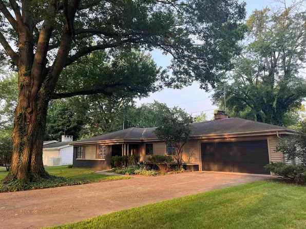 5220 Woodhurst Blvd, Fort Wayne, IN 46807
