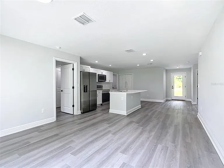 13609 SE 53rd Ave — Photo 13