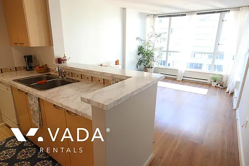 1420 Georgia St W #1404 Photo 1