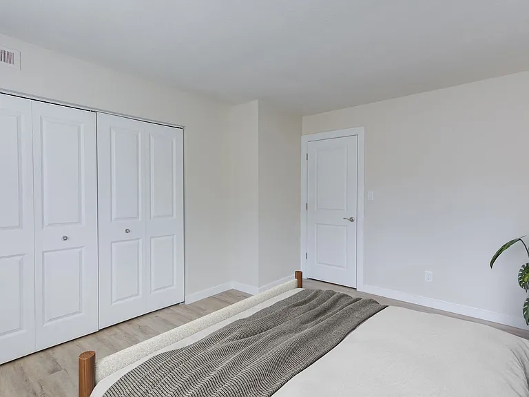 Golfview Apartments — Photo 35