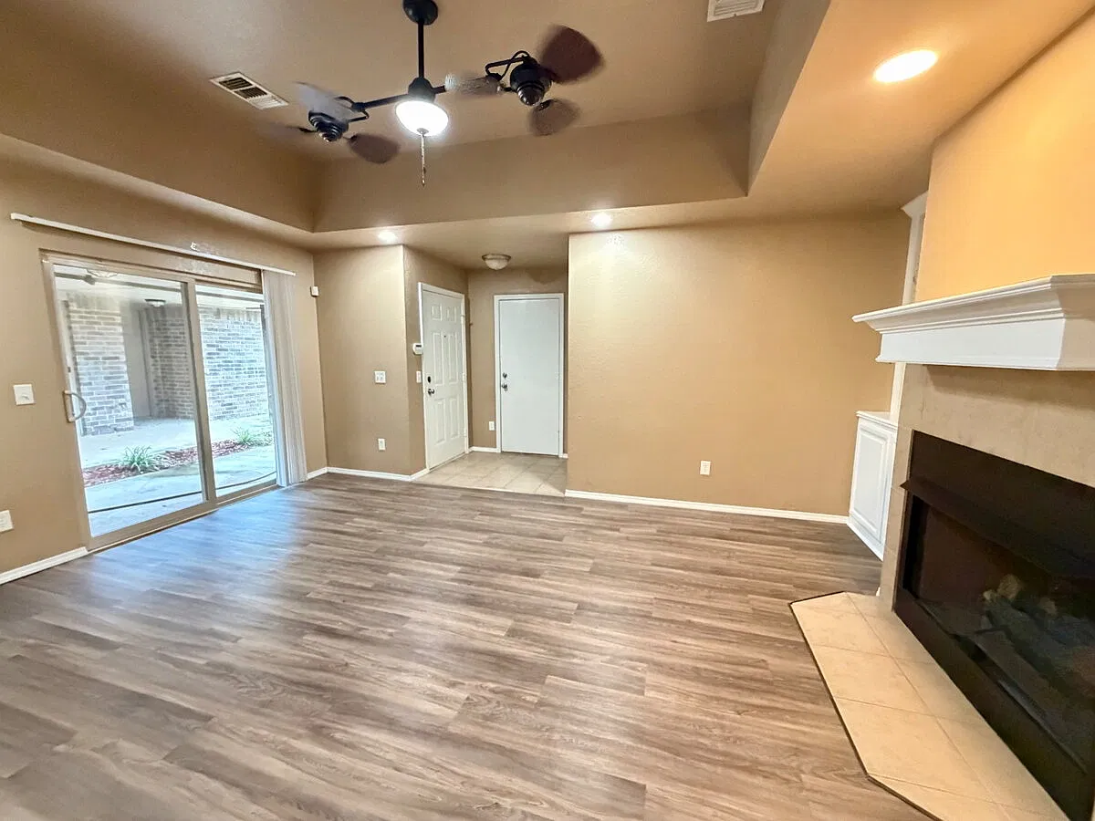 2 bed, 2.0 bath, 1066 sqft, $1,200 — Photo 4