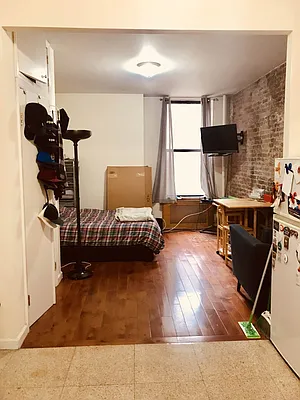 Rented by Real Broker NY LLC | media 18