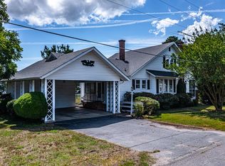 62 Claybrook Ave, Kilmarnock, VA 22482