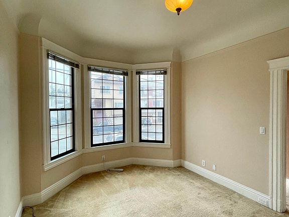 5th image of 452 31st Ave