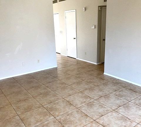 2nd image of 8520 W Palm Ln Unit 1123