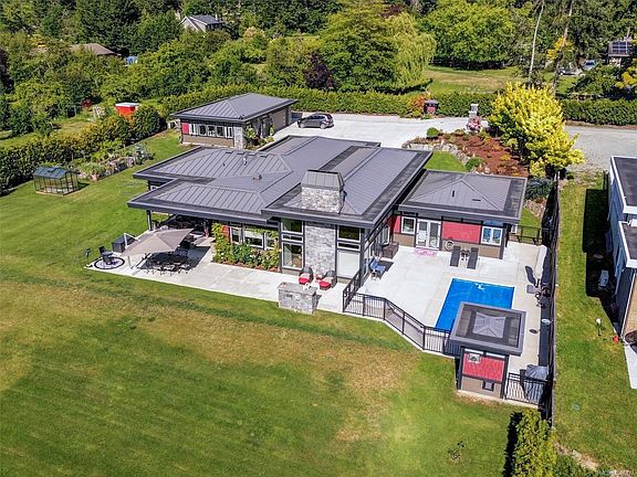 4th image of 1096 Maple Rd