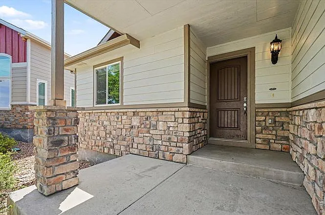 4 bed, 2544 sqft, $2,995 — Photo 3