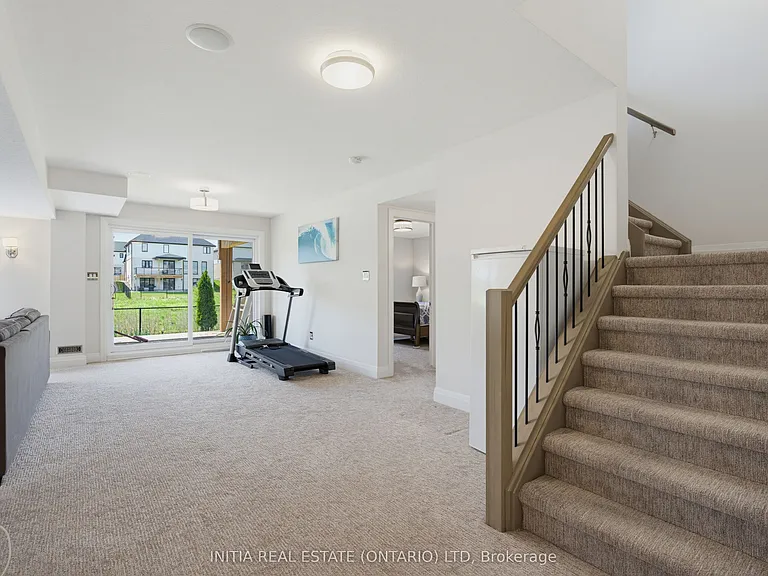 1258 Silverfox Dr — Photo 24