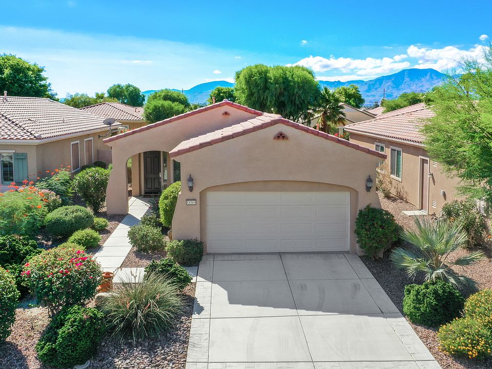 1st image of 81569 Avenida De Baile