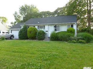 31 Midday Dr, Centereach, NY 11720