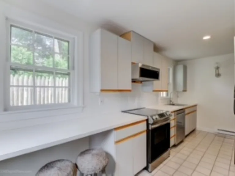 397 Gibbs Ave #B — Photo 6